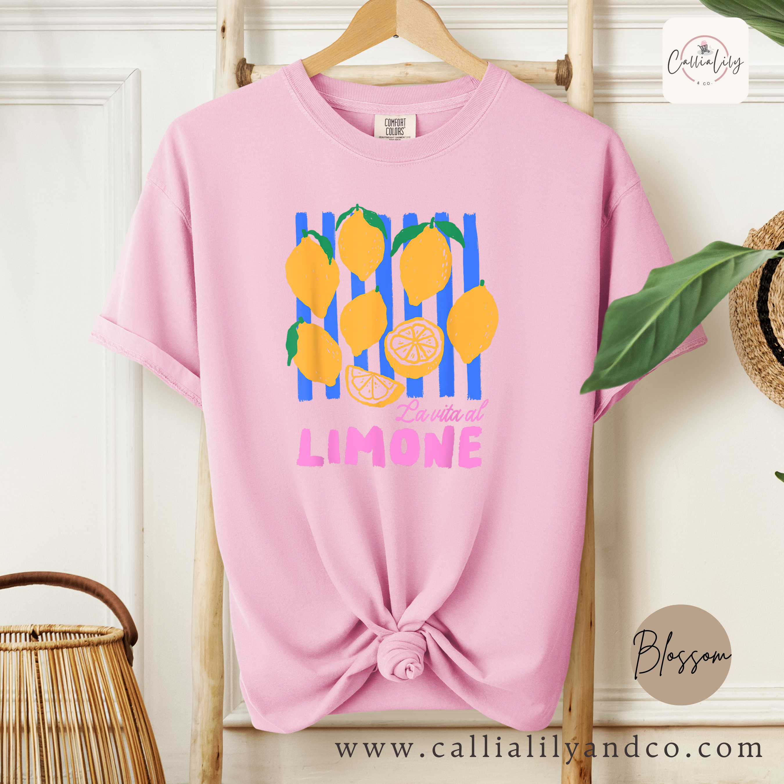 La Vita Al Limone Shirt | Italian Lemon Graphic Tee | Amalfi Coast Summer Shirt | Cute Citrus Vacation Tee