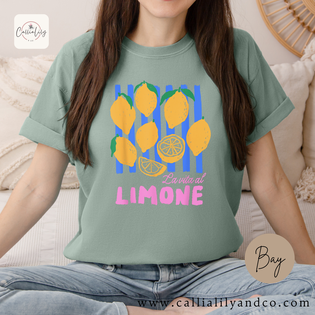 La Vita Al Limone Shirt | Italian Lemon Graphic Tee | Amalfi Coast Summer Shirt | Cute Citrus Vacation Tee